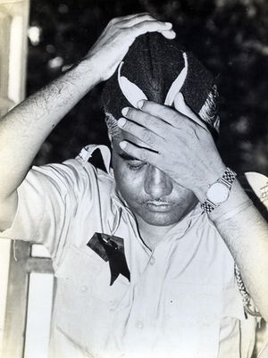 SD Mohite wearing a black ribbon, Photo: Mukesh Parpiani August 1982